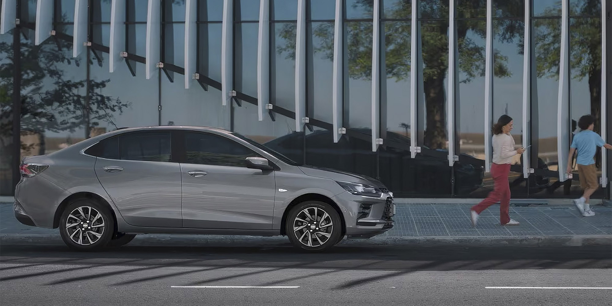 Onix Plus 2027 com Easy Park para mais facilidade ao manobrar e estacionar